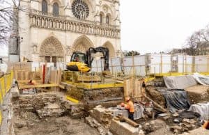 Notre Dame Katedrali Kazılarında Bulunan Eserler