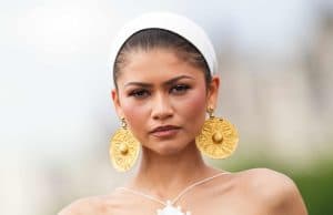 Zendaya, Odysseia Etkinliğinde Tarihi Takılarla Gündeme Geldi