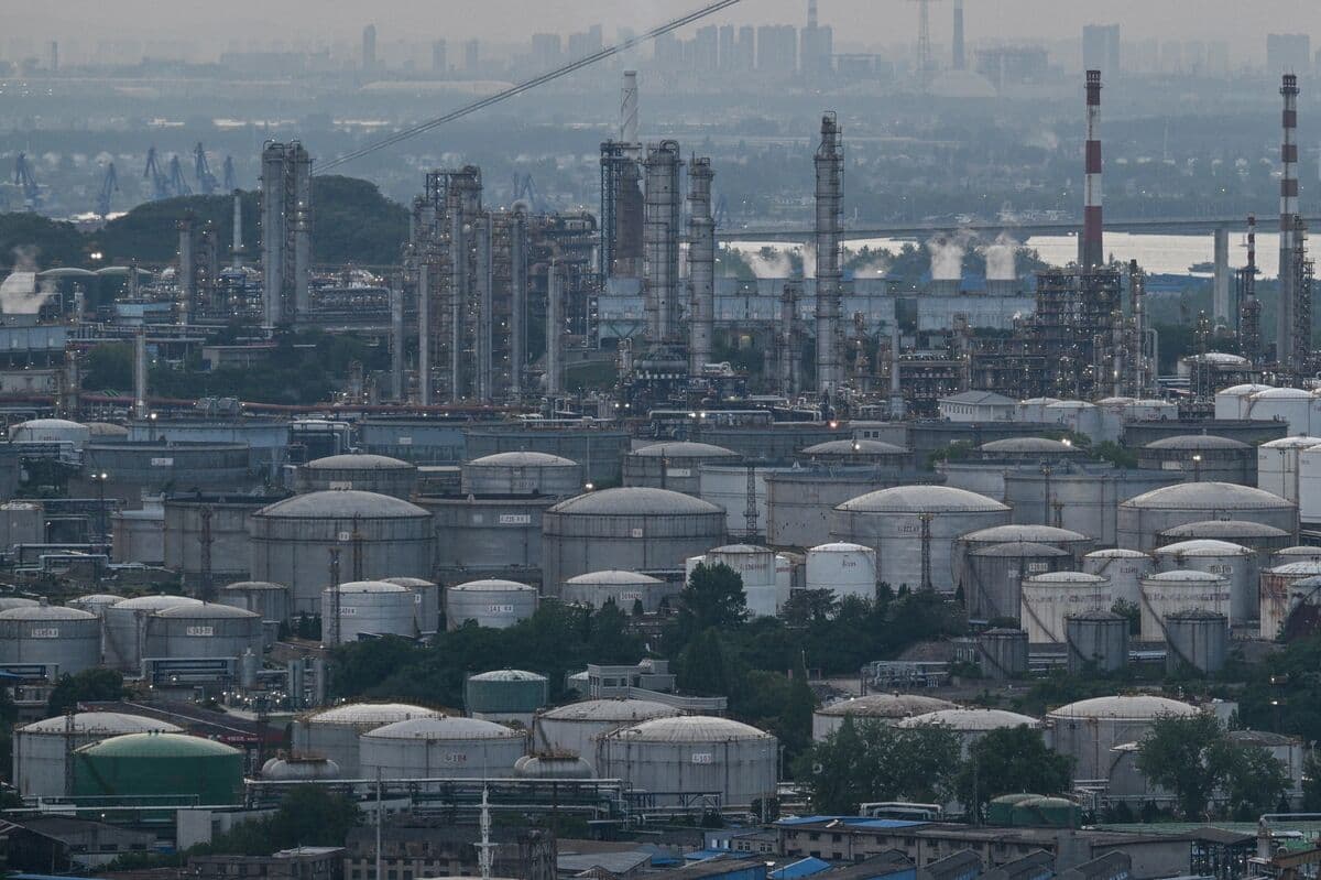 China's Independent Oil Refiners Reduce Production to Lowest Level in Nine Years