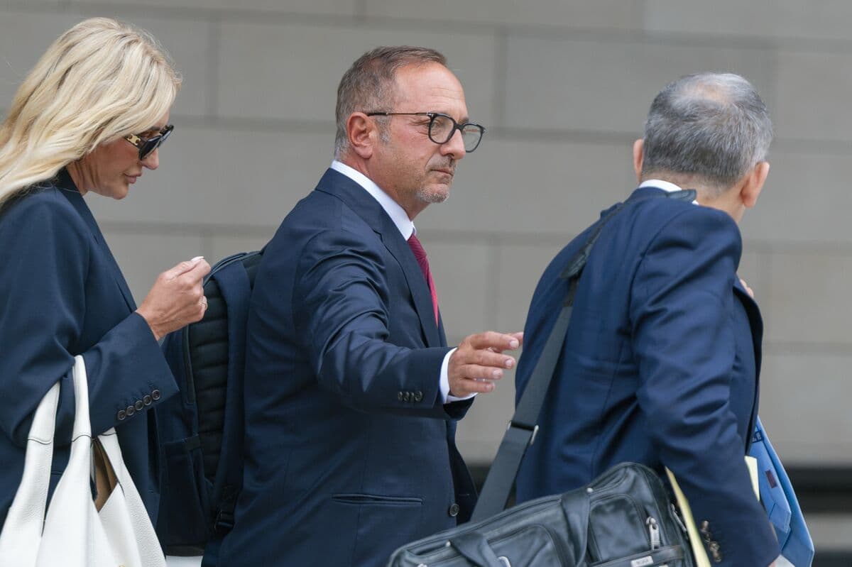 Car Salesman Testifies That Andrew Left's Short Reports Caused Him Fear