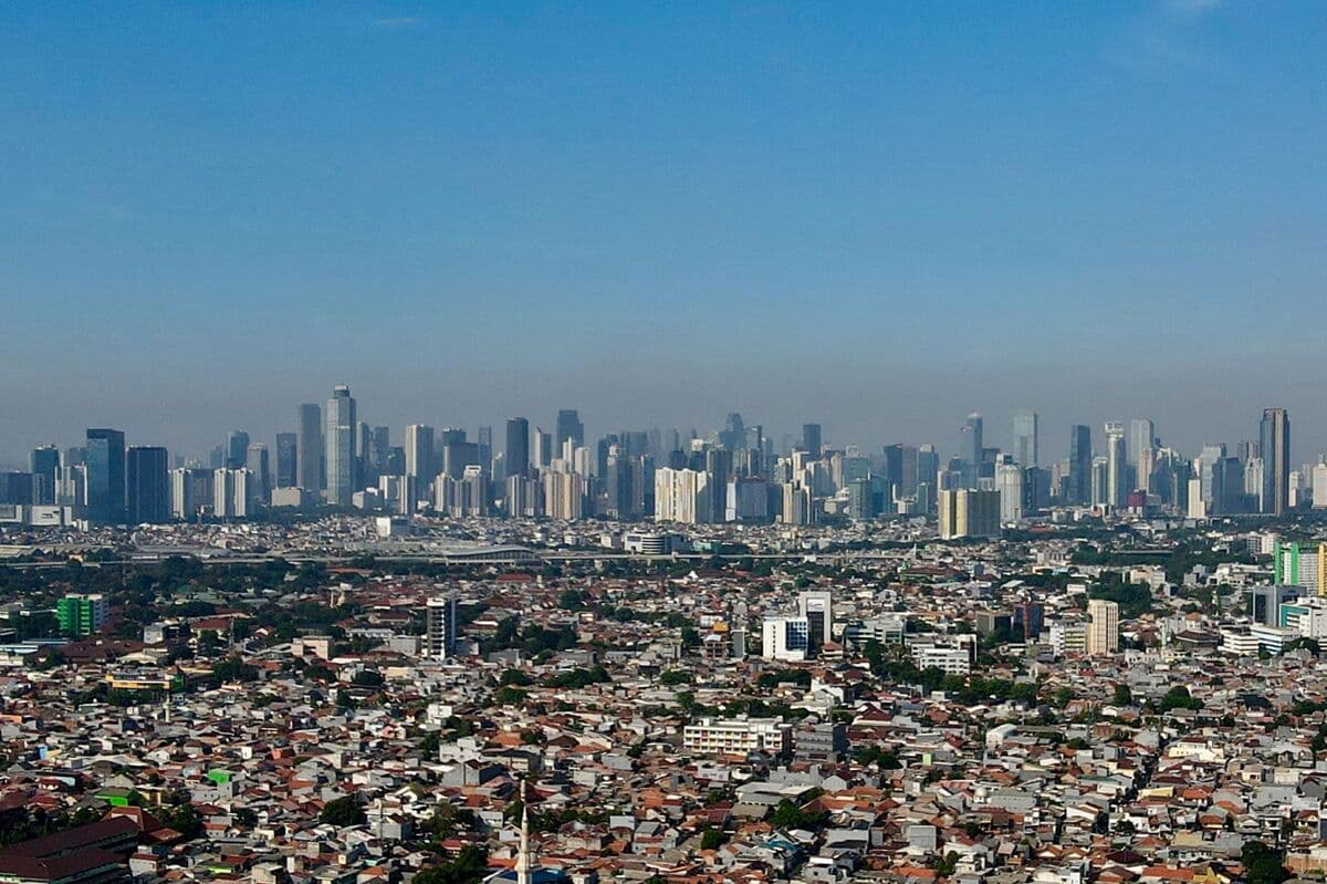 Tensions Rise Between Indonesian Police and Military Following Jakarta Raids