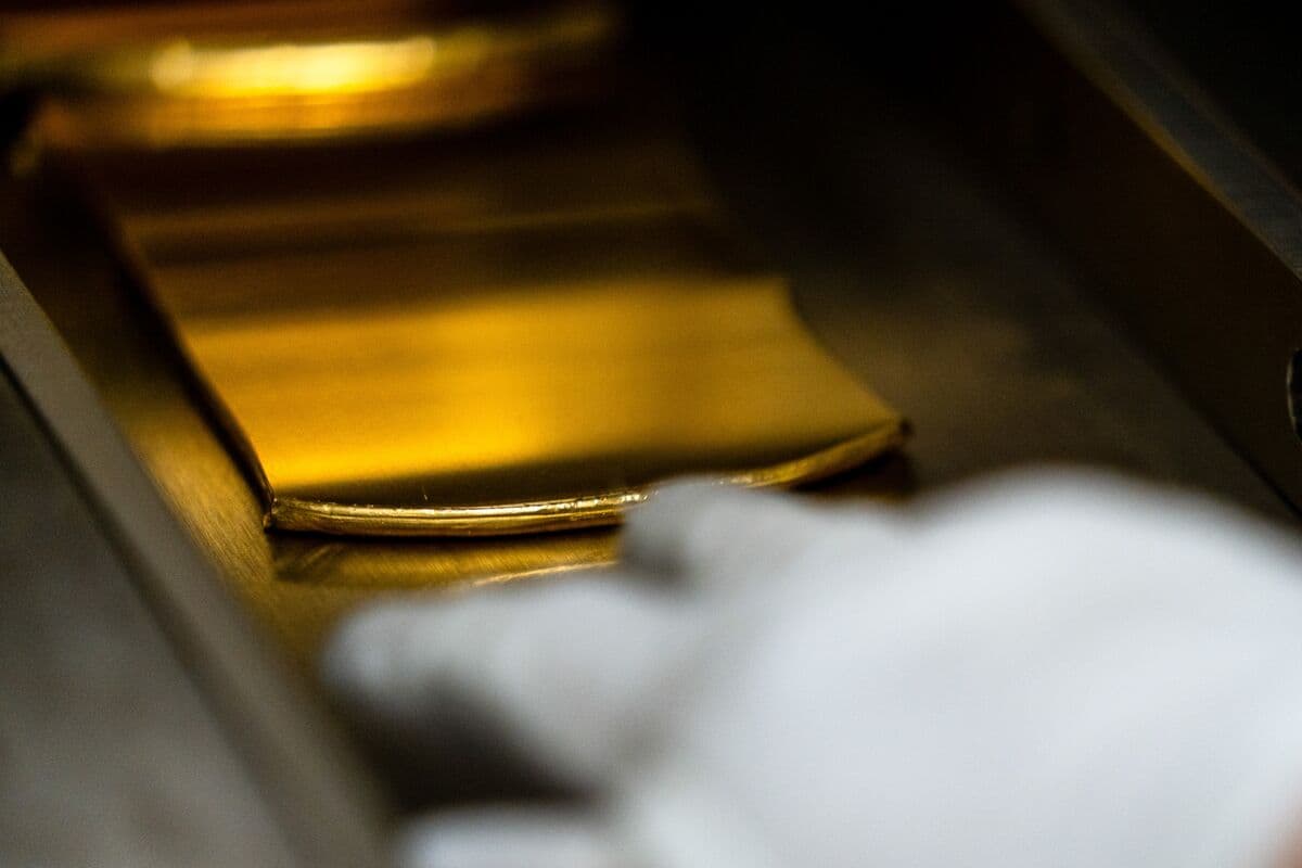 Gold Prices Decline for Third Consecutive Day Amid US Strikes on Iran