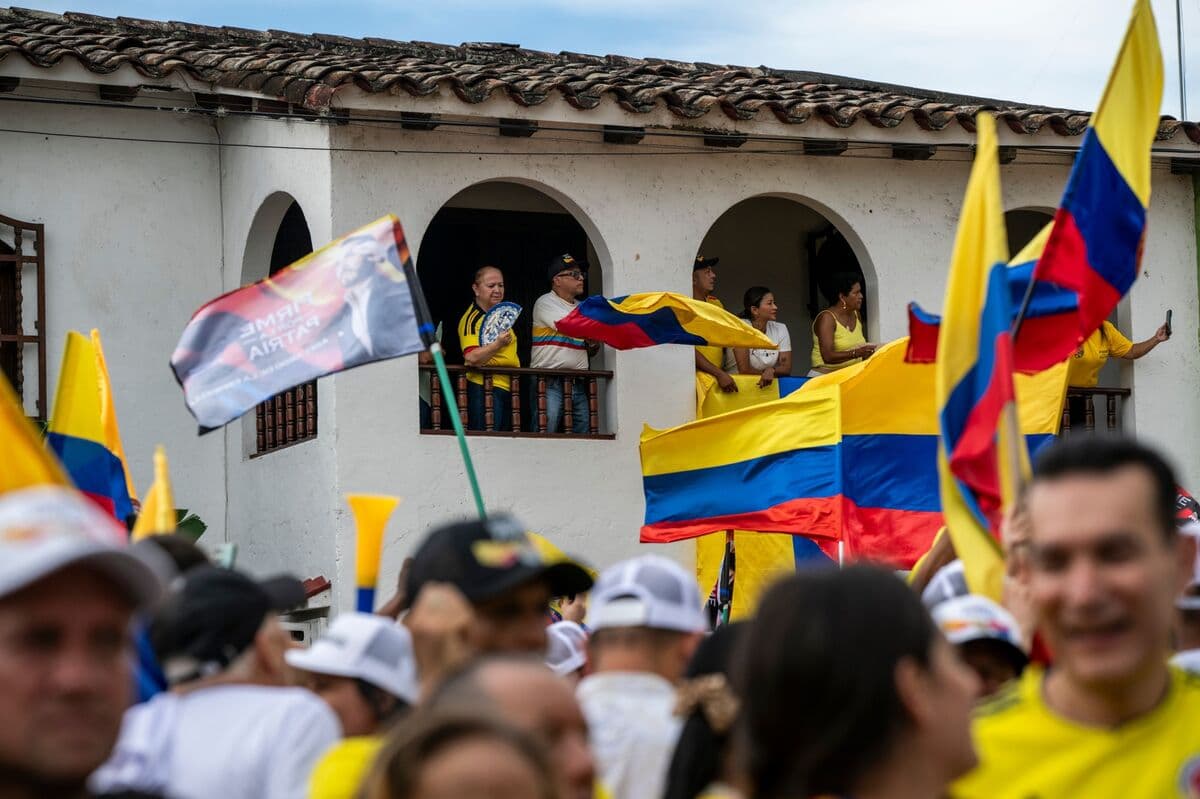 Colombians Vote in Crucial Presidential Election Impacting US Relations and Drug Policy