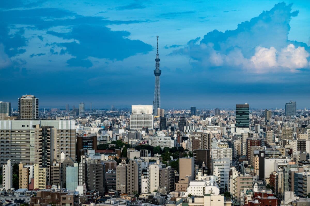 Japan's 30-Year Government Bond Auction Sees Strong Demand Above Average
