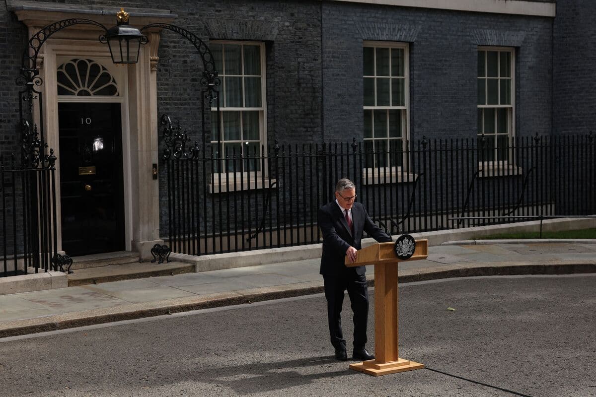 Starmer Departs No. 10 Without Clearly Defining His Political Stance