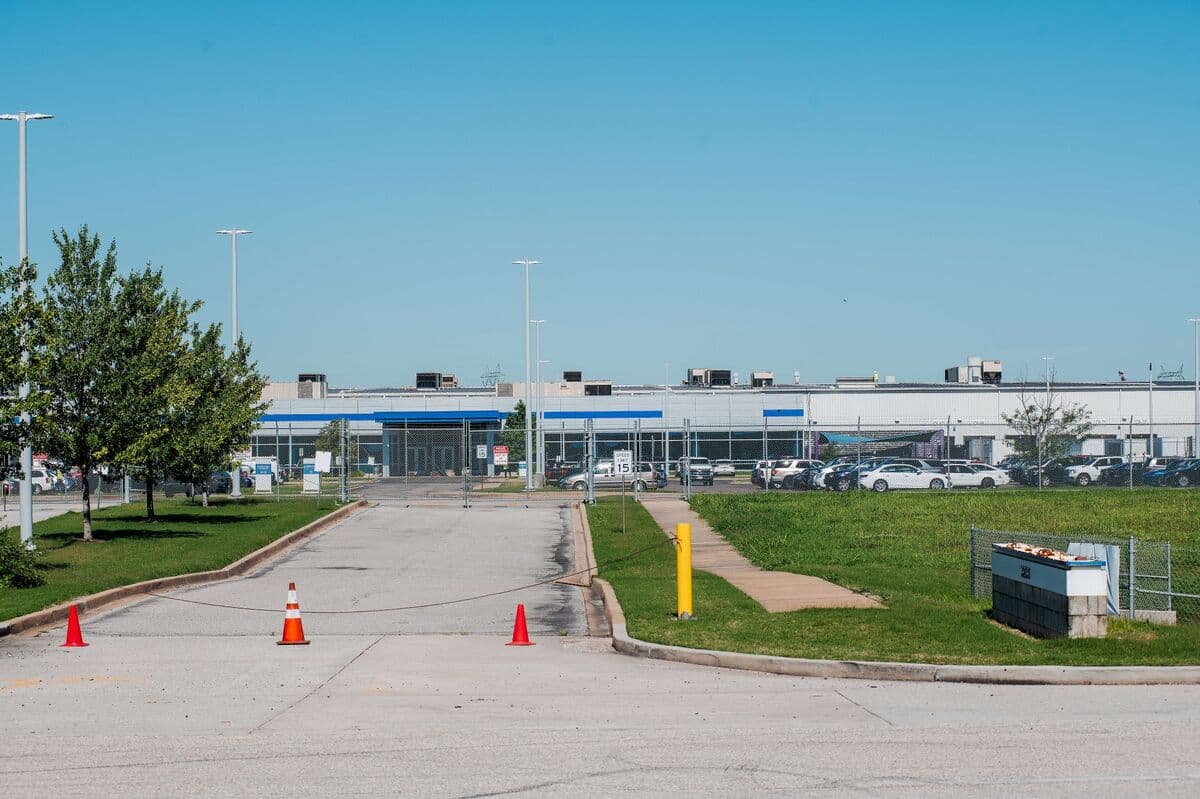 SpaceX Leases Colossus 1 Data Center to Anthropic Amid Technical Difficulties