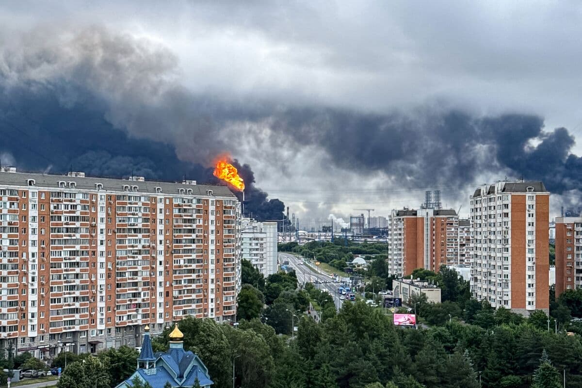 Ukrainian Drones Launch Record Attack on Moscow Oil Refinery
