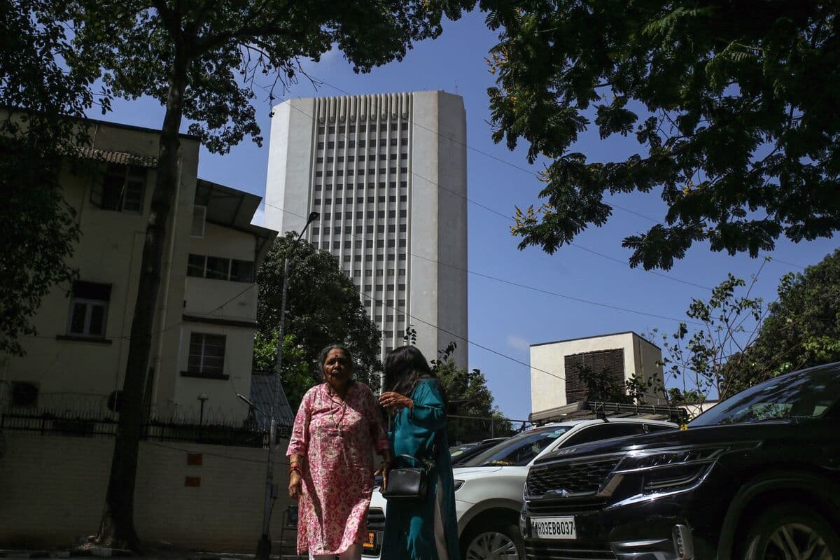 RBI Permits Banks to Offer Loans Against Forex Deposits to Enhance Inflows