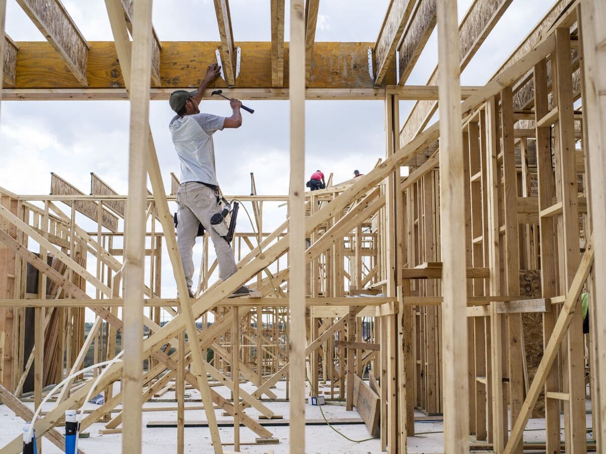 Trump's Rejection of Housing Bill Complicates GOP's Midterm Strategy