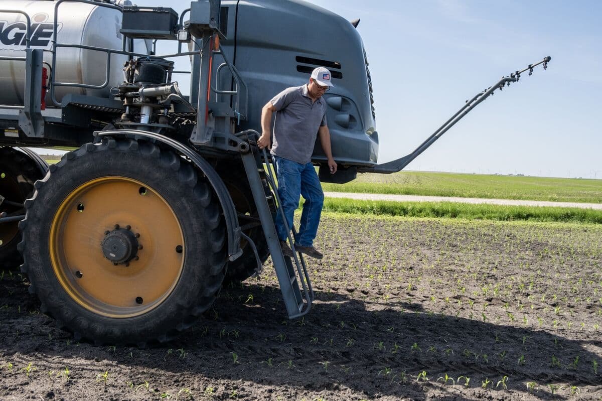 Iowa Republicans Face Challenges Amid Farmer Discontent with Trump