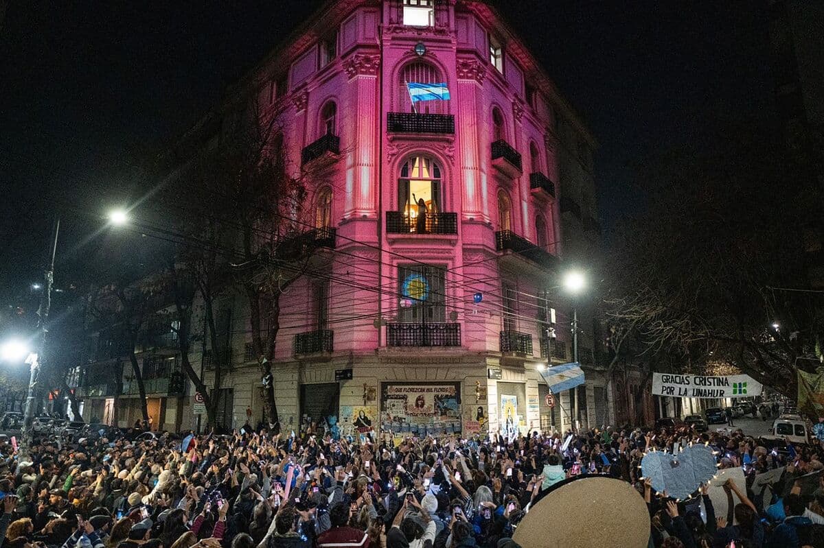 Cristina Kirchner's Supporters Recreate Pink Palace Amid Political Exile