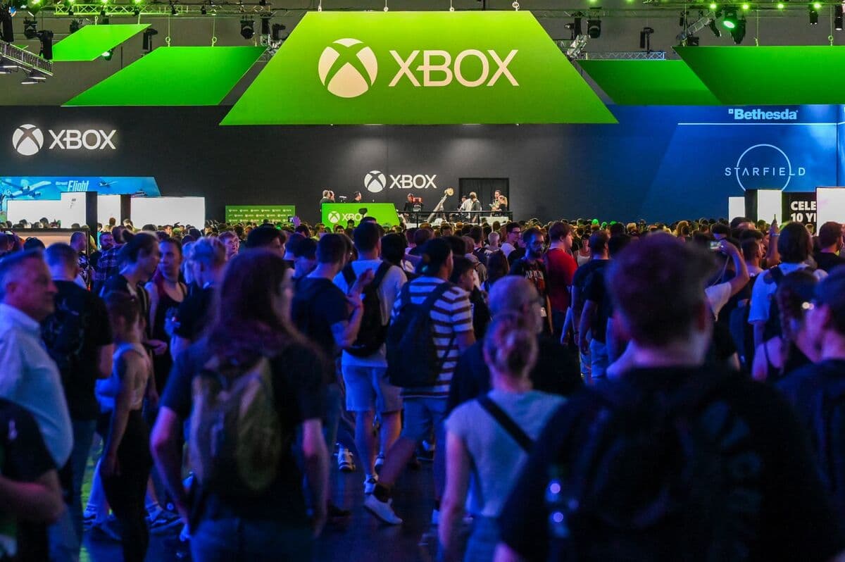 Microsoft Hires Video Game Analyst to Revitalize Xbox Division