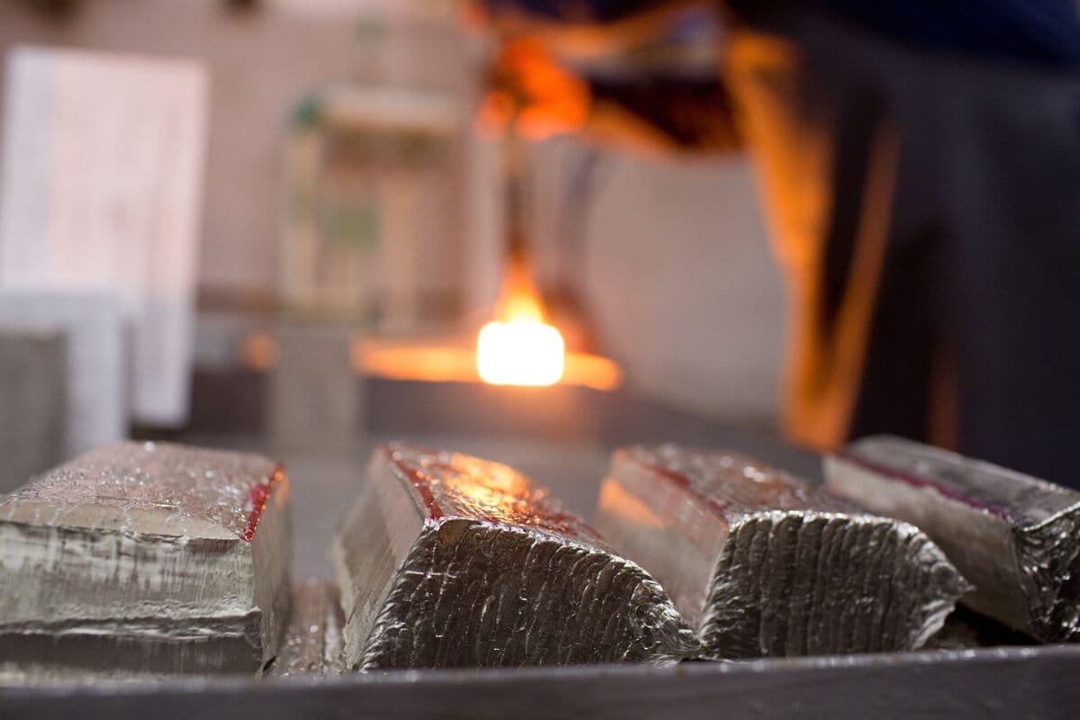 Guangzhou Futures Exchange Considers Night Trading for Platinum and Palladium