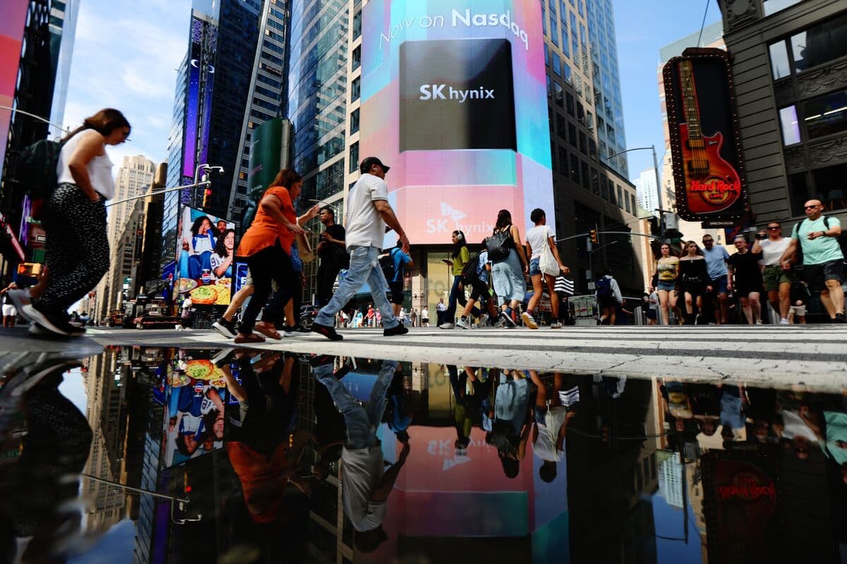 SK Hynix's Historic US Listing Signals Confidence in AI's Impact on Chip Market