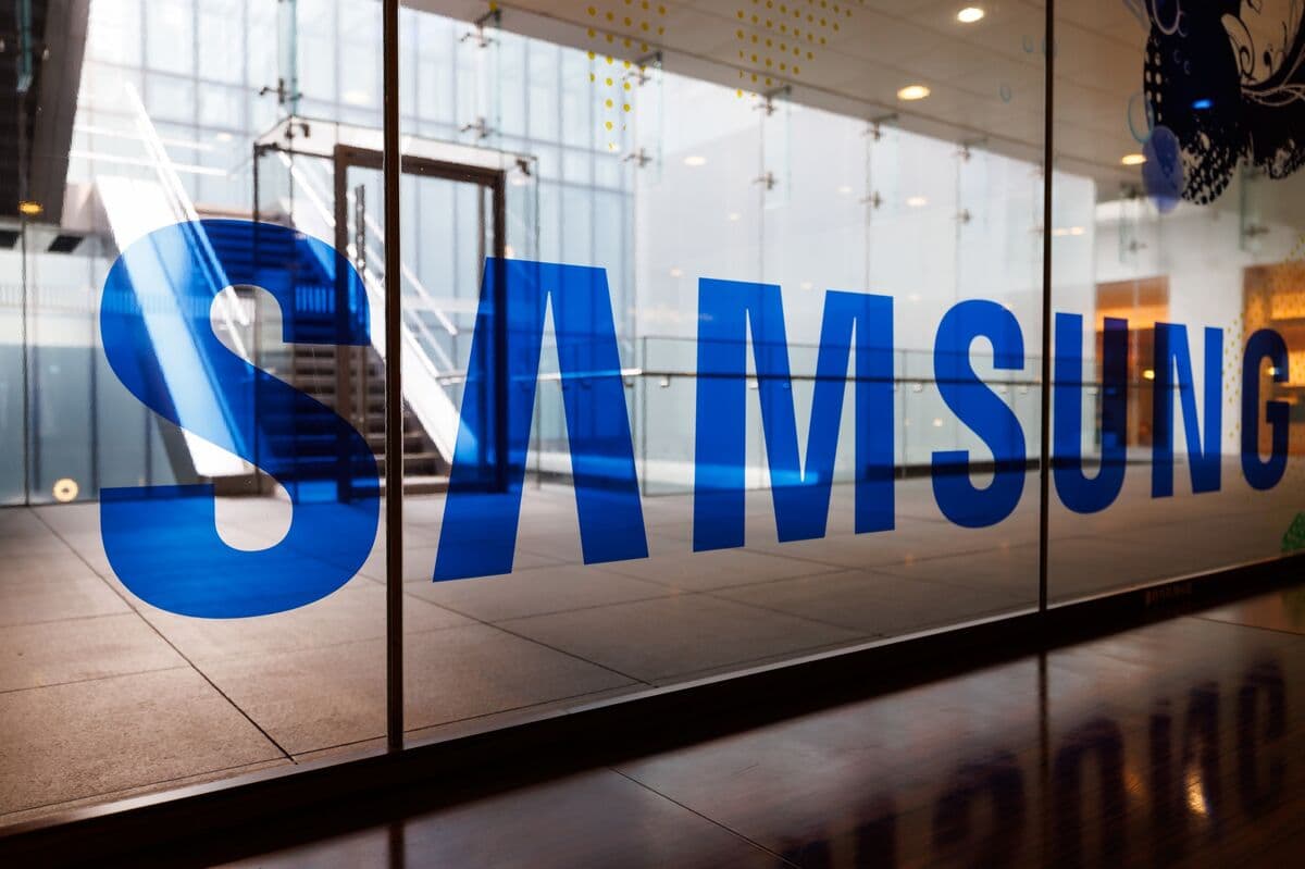 Samsung Electronics in Initial Talks for Possible US Share Offering