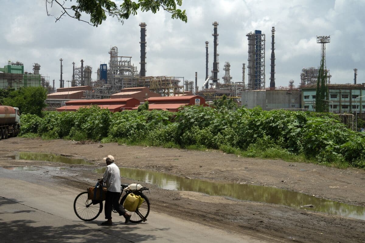 India's Oil Refiners Expected to Manage Supply Disruption After Russian Waiver Ends