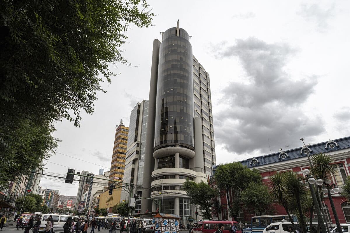 Bolivia Nears Agreement on IMF Financing and Currency Exchange Reform