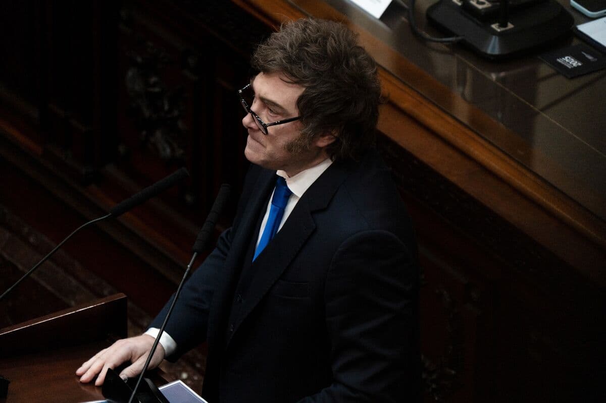 Argentina Considers Alternative Leadership as Milei's Popularity Declines