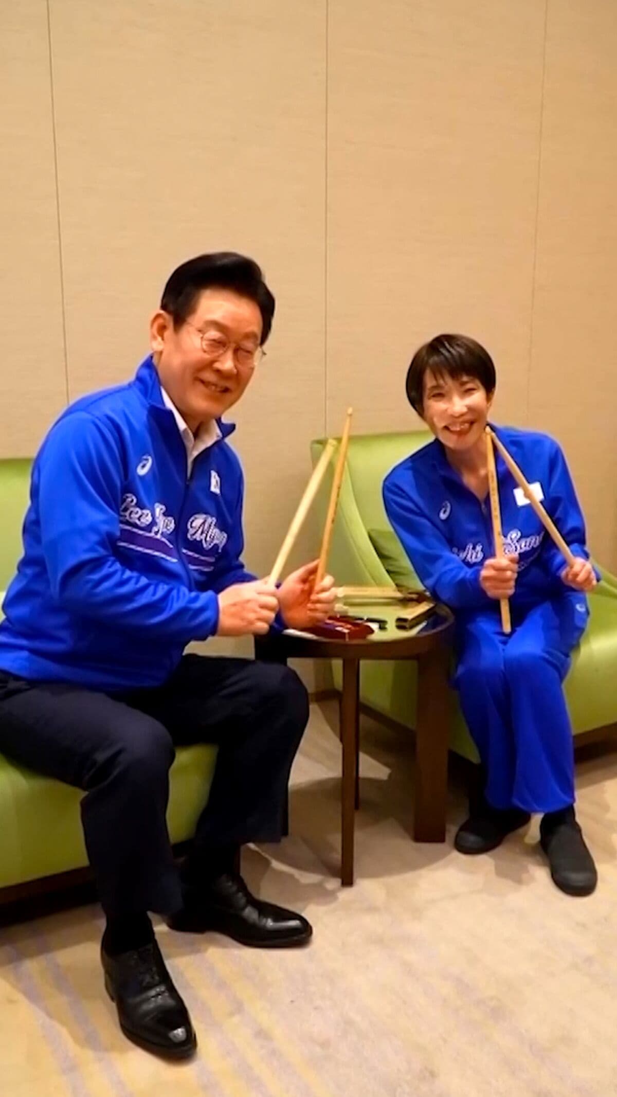 Takaichi, Lee Hold Surprise Drum Session