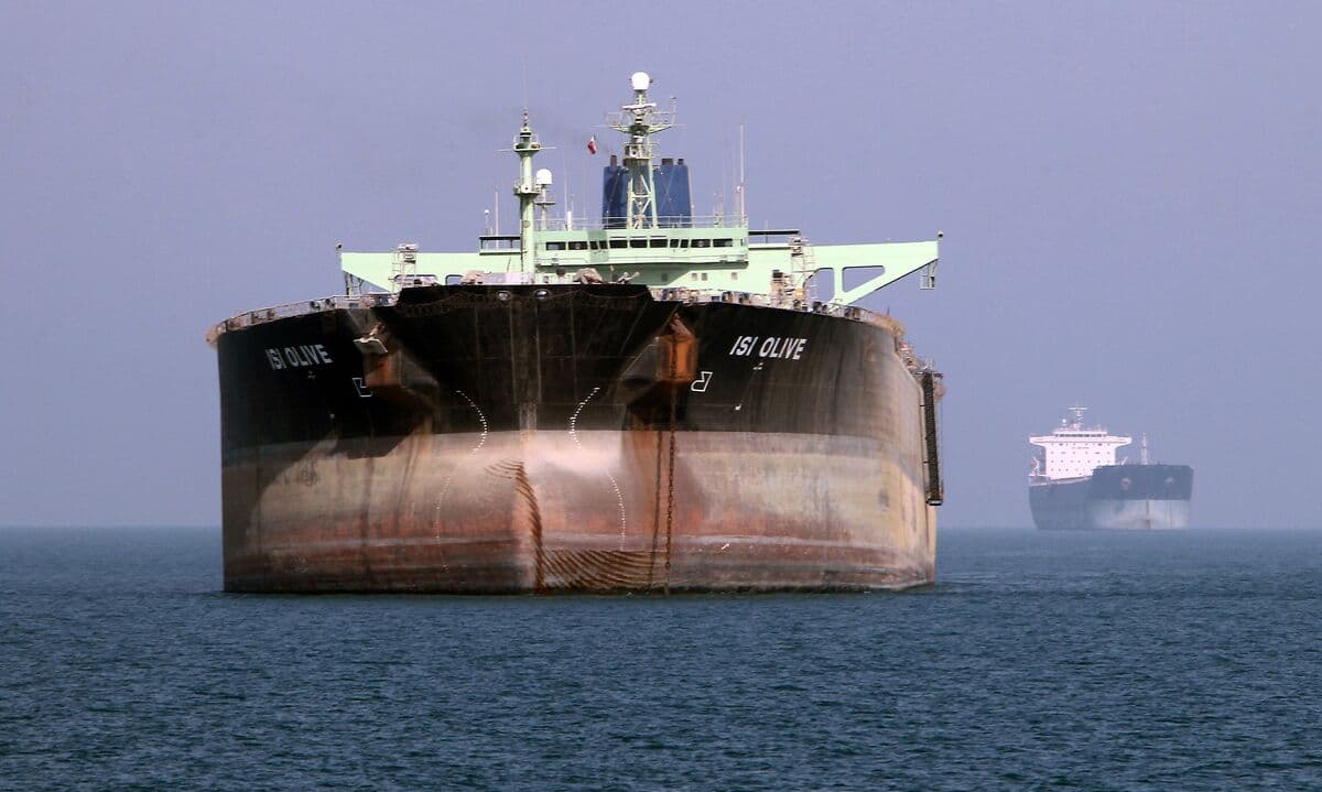 Iran Faces Challenges in Securing New Buyers for Its Oil Exports