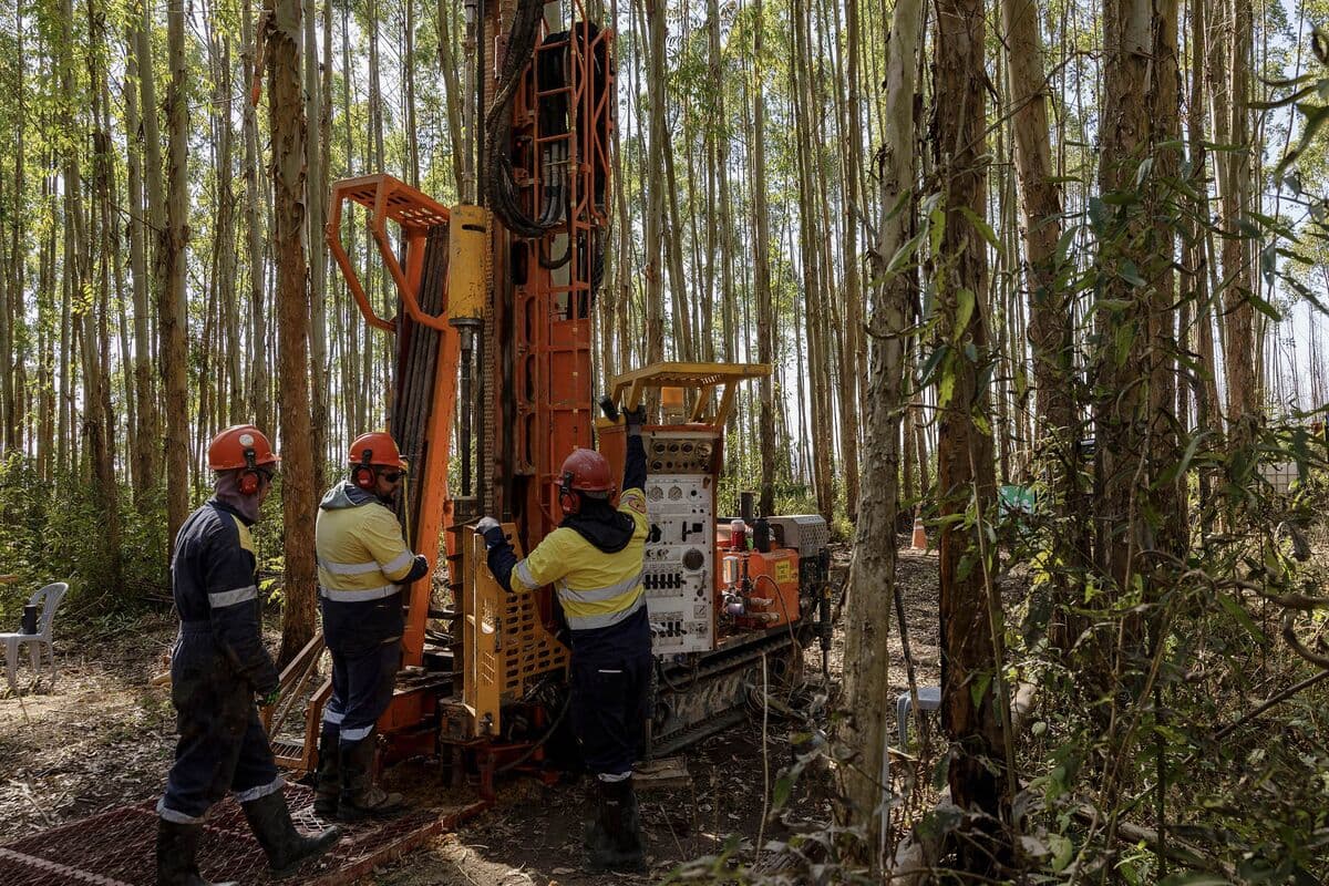 Brazil's Rare-Earth Mining Goals Face Challenges from Regulatory Cuts