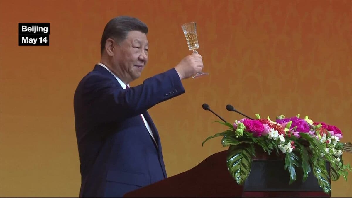 Trump and Xi Toast at State Dinner Following Day of Meetings in Beijing