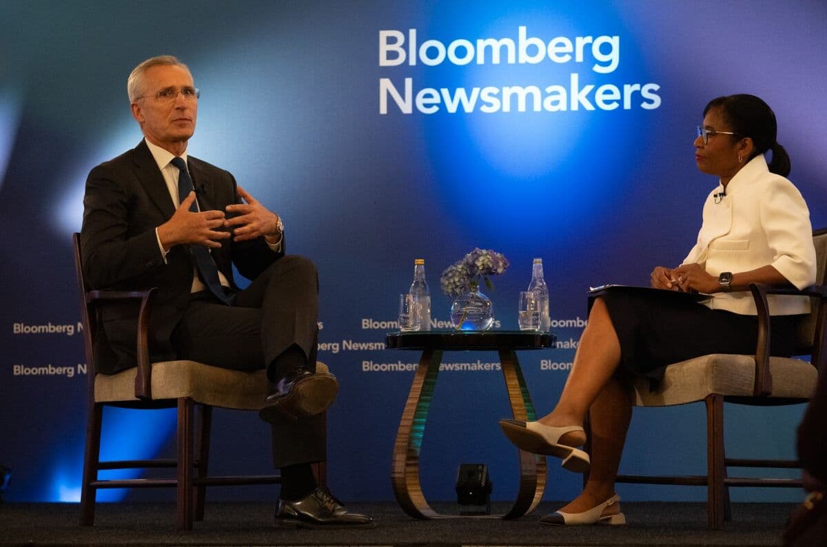 Norway's $2.3 Trillion Fund Should Continue Investing in Big Tech, Says Stoltenberg
