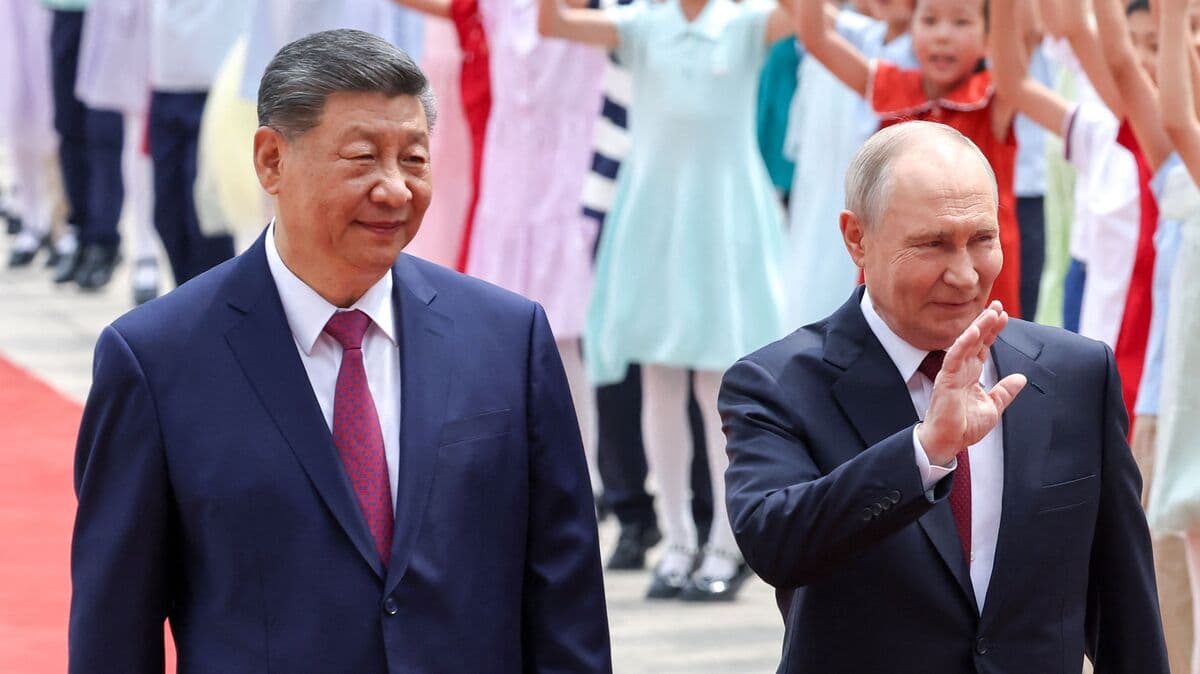 Russia Plans Second Yuan Bond Sale Following Putin's Visit to China