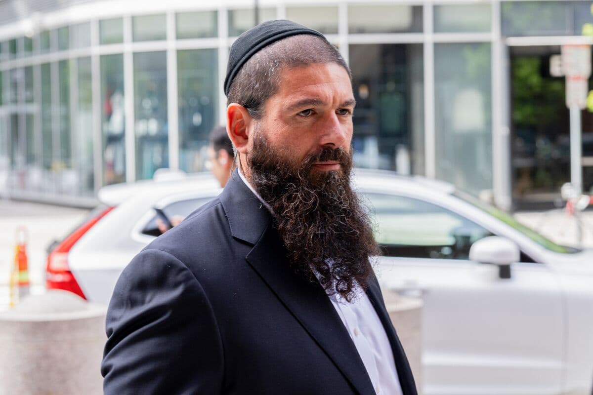 Former M&A Lawyer Denies Charges of Leading Insider Trading Operation