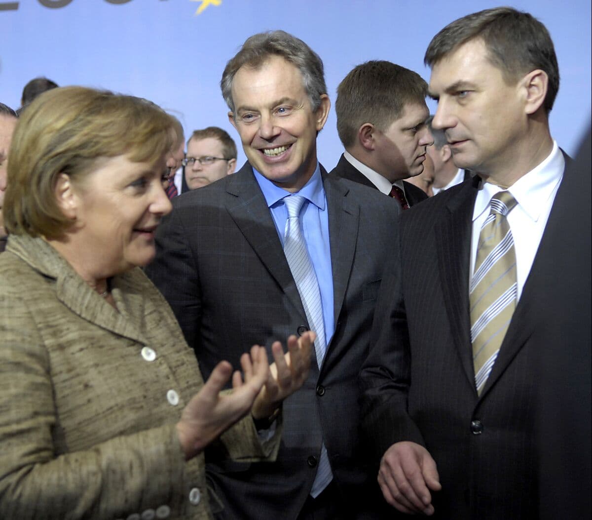 Former UK Leaders Share Insights on Current State in Essay
