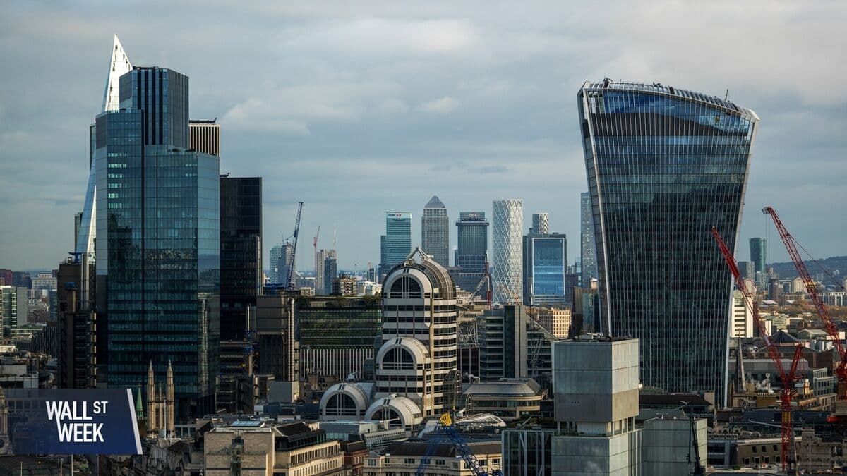 Rising Concerns Over UK's Fiscal Outlook Impact Bond Market Stability