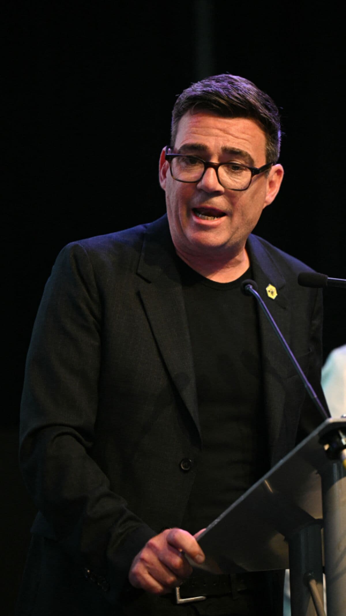 Andy Burnham's Makerfield By-Election Win Paves Way to Challenge PM Starmer