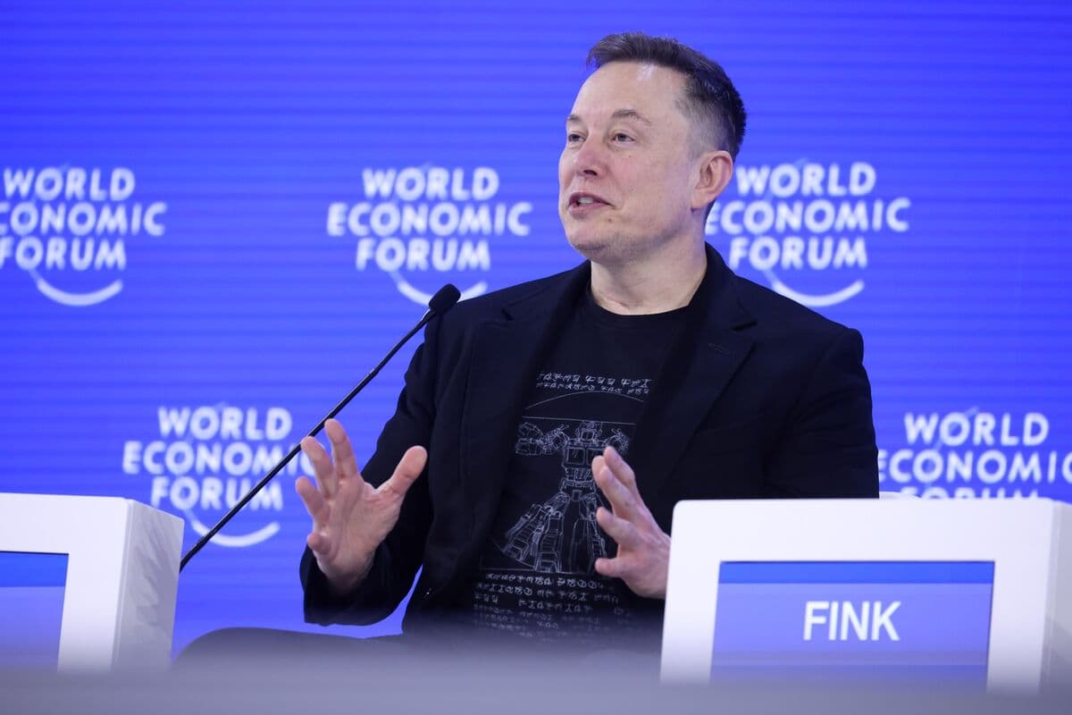 Musk Utilizes SpaceX's Financial Strength to Halve Interest Expenses