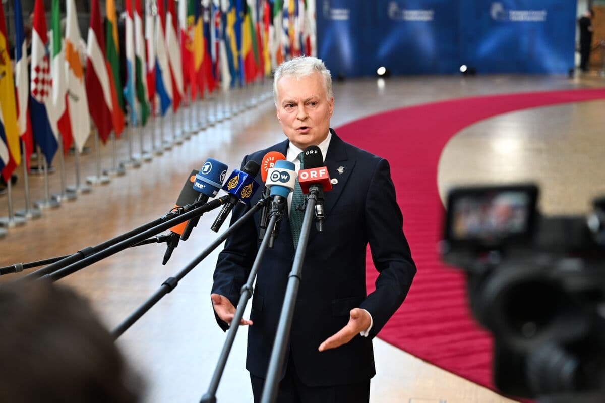 Lithuania's President Nauseda Opposes Immediate Peace Talks with Putin