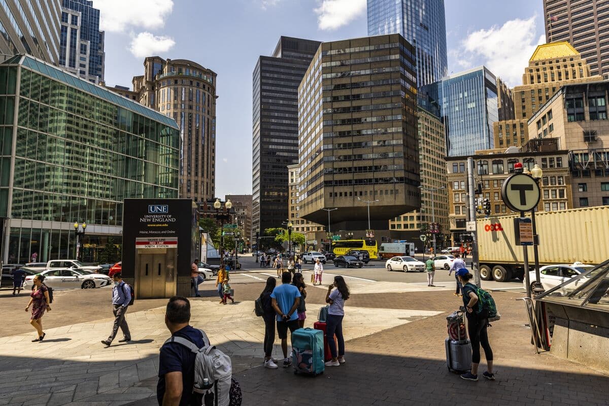 Boston Aims to Attract AI Talent Amid California Billionaire Tax Proposal