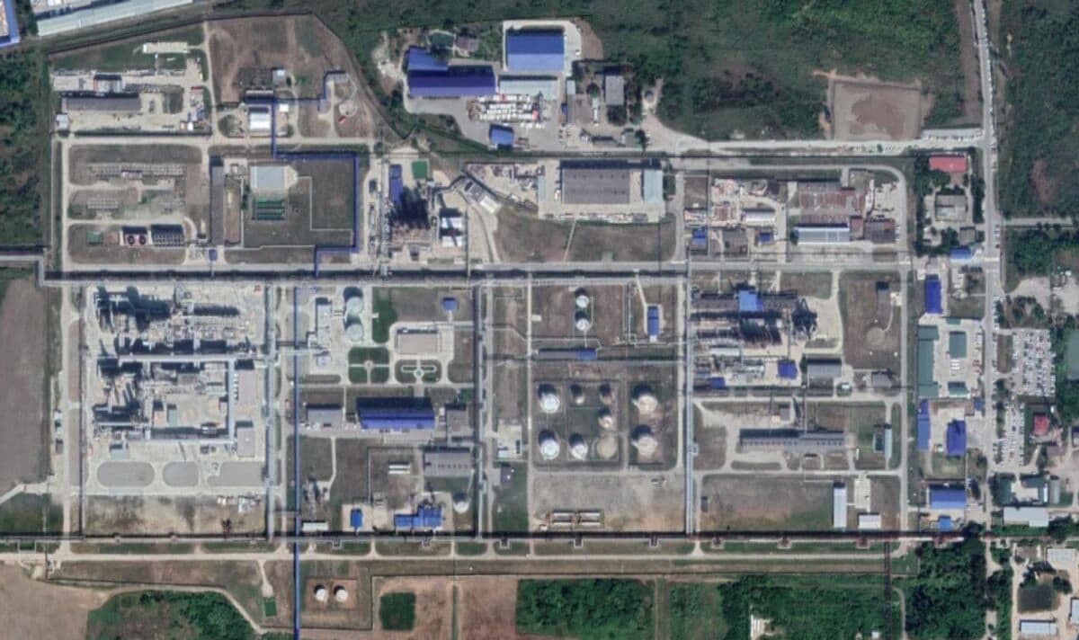 Fire Erupts at Russia's Afipsky Refinery Amid Ongoing Kyiv-Moscow Strikes