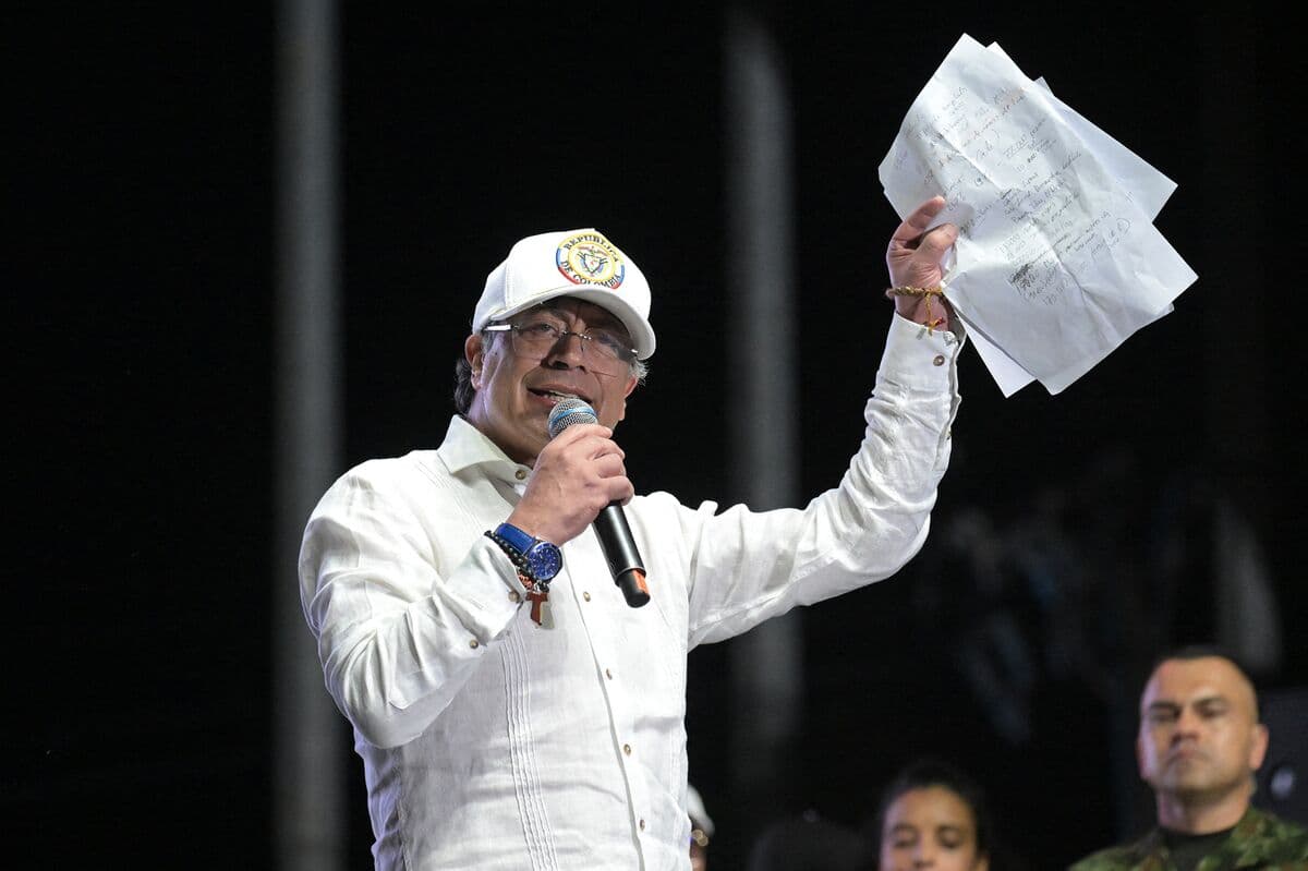 Colombia's Outgoing Leader Criticizes Trump Ahead of Runoff Election