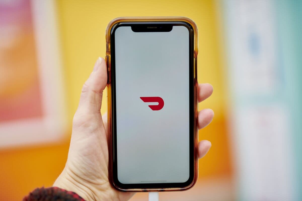 DoorDash Launches AI Chatbot for Orders, Reservations, and Grocery Lists