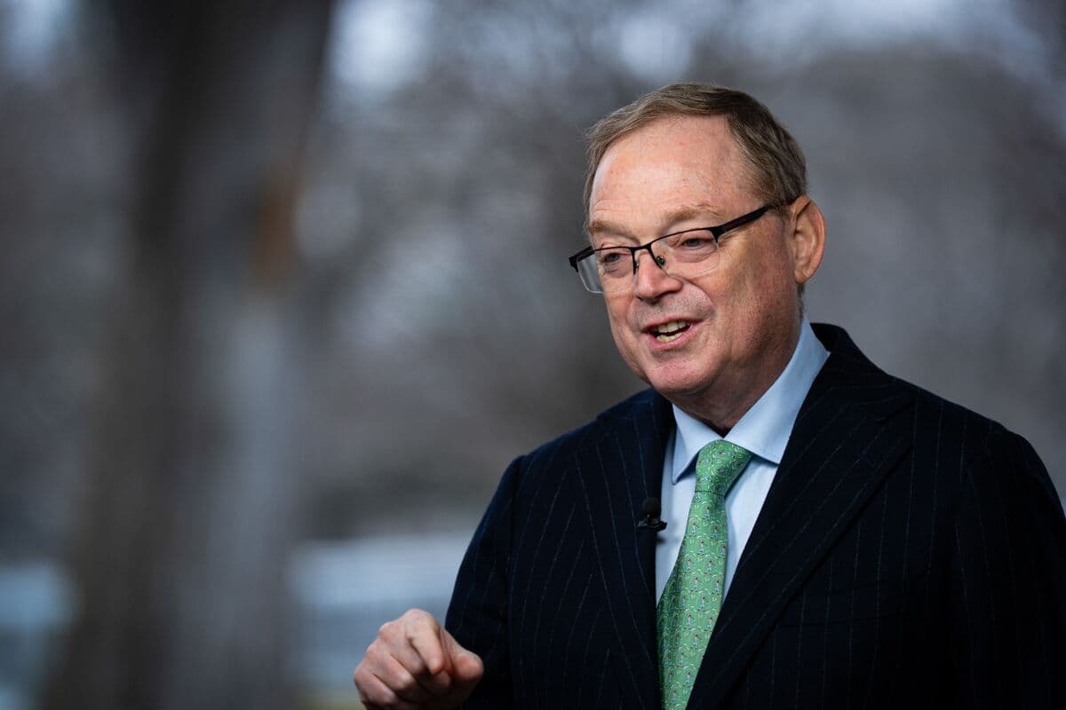 Hassett Suggests Ending Iran Conflict Could Allow for Fed Rate Reduction
