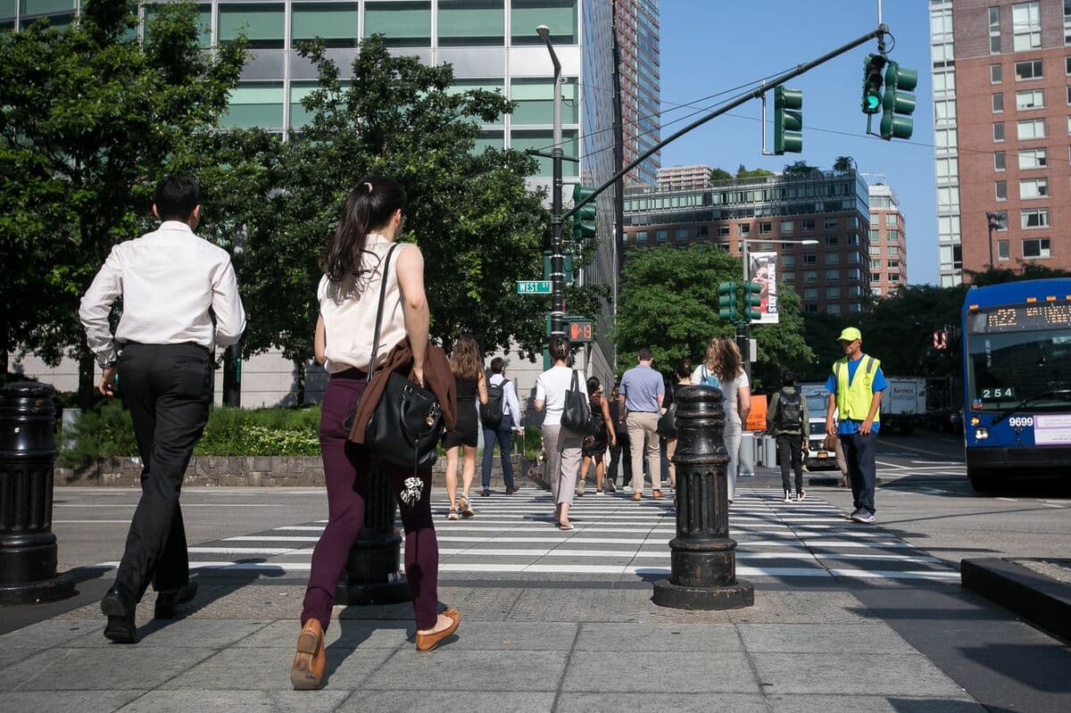 Major US Banks Successfully Complete Fed Stress Test, Allowing Increased Payouts