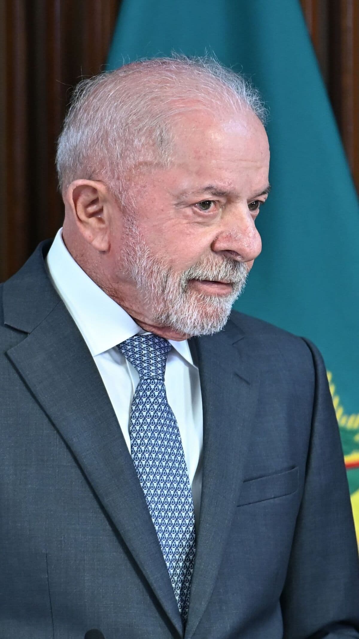 Lula Expands Lead Over Flávio Bolsonaro by 6 Points, According to Quaest Survey