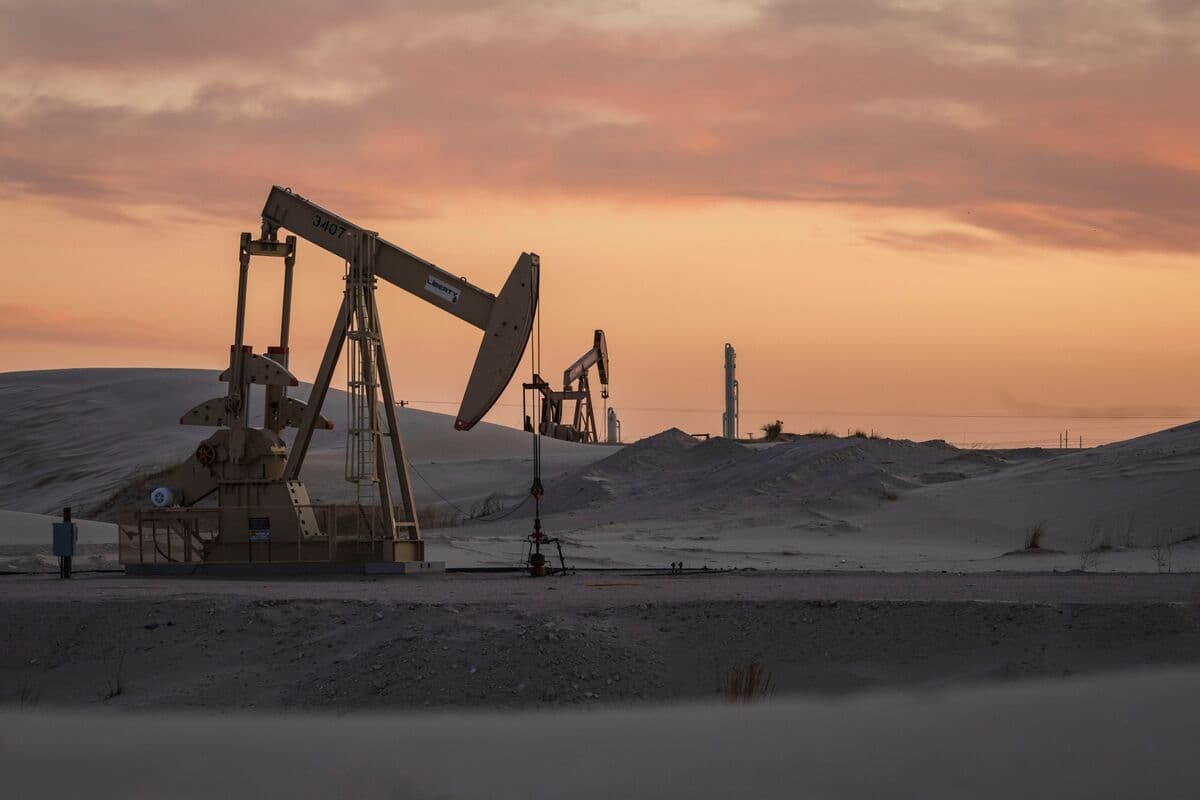 US Claims China Seeks Increased Oil Imports to Reduce Middle East Dependence