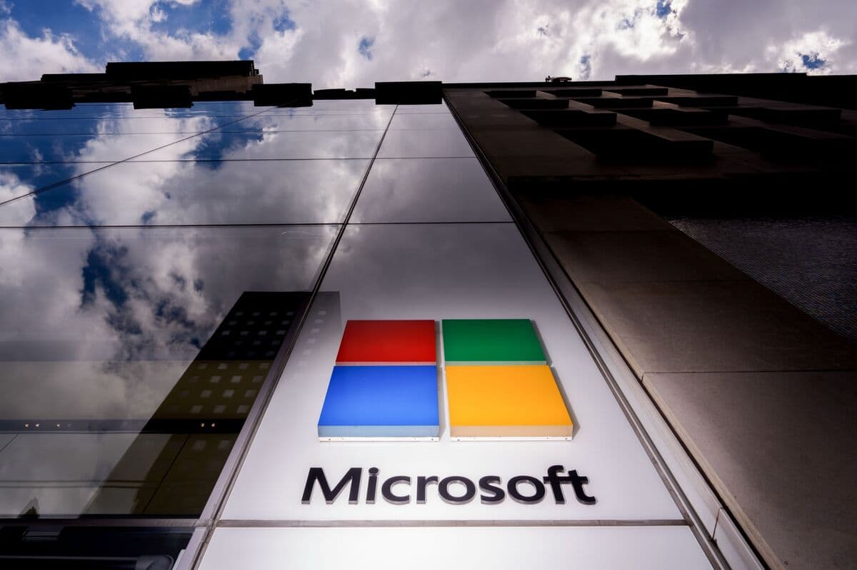 Microsoft Unveils Quantum Chip Targeting Commercial Use by 2029