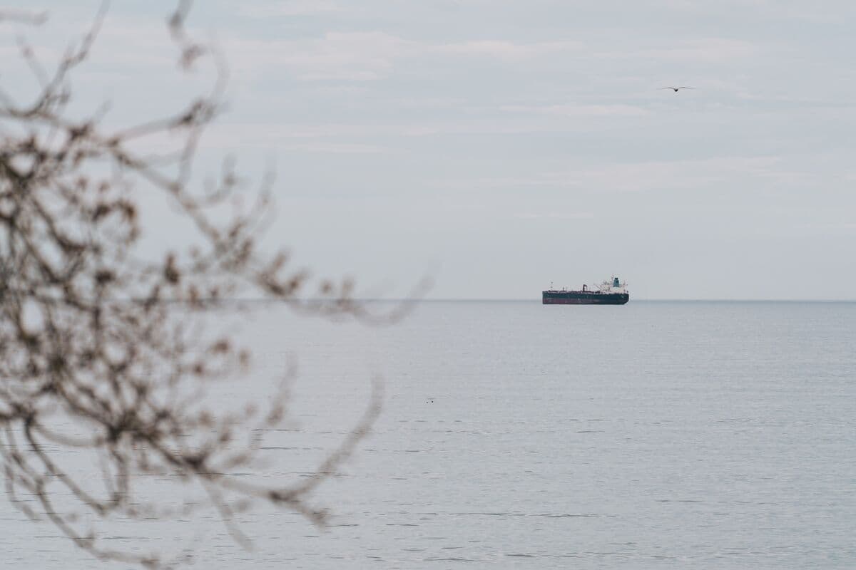 Russia Increases Oil Shipments as Ukraine Targets Refineries