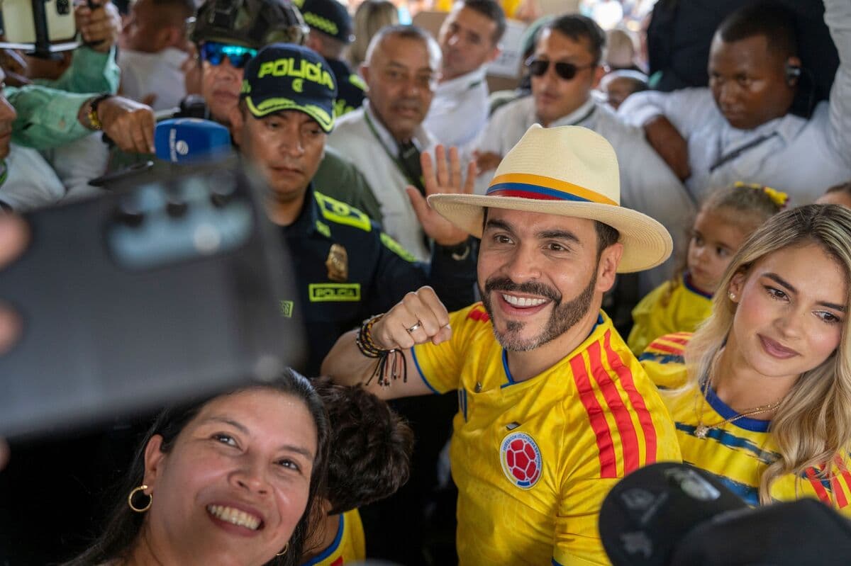 Abelardo de la Espriella Leads in Colombia's Presidential Runoff