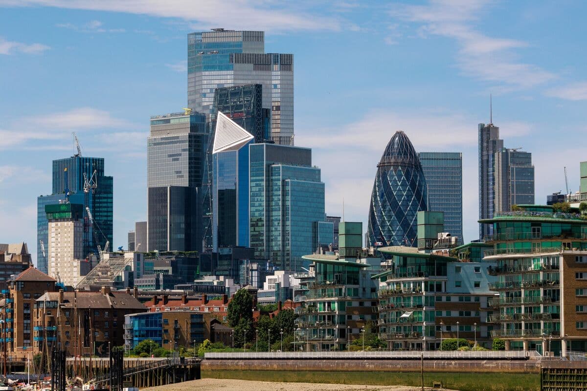 London IPO Prospects Dim as Companies Weigh Delaying Offerings to 2027