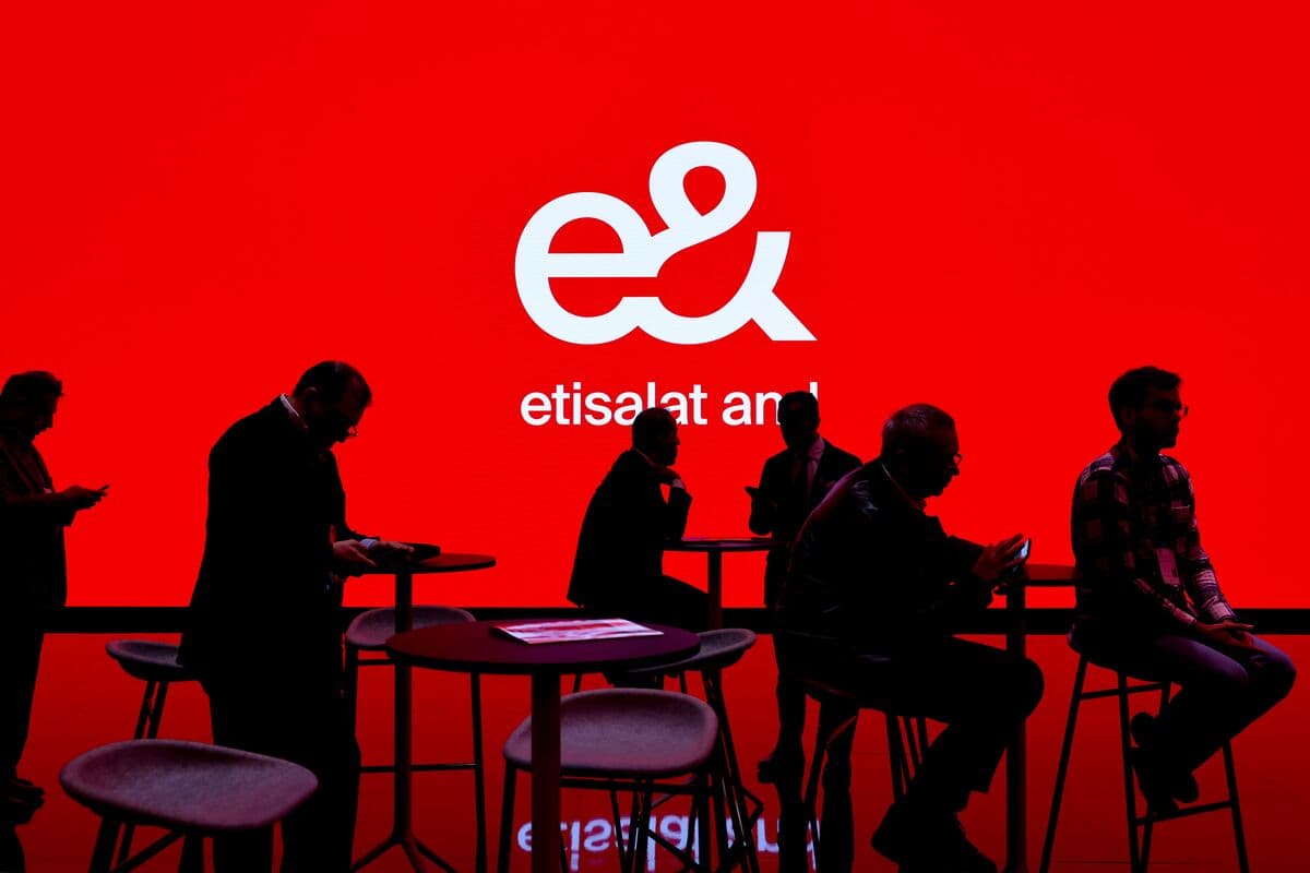 Emirates Telecommunications to Divest Vodafone Stake for Nearly $6 Billion