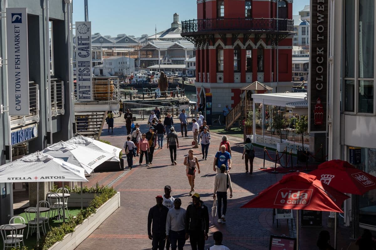 Traders Reduce Expectations for South African Rate Hikes Following Iran Peace Agreement