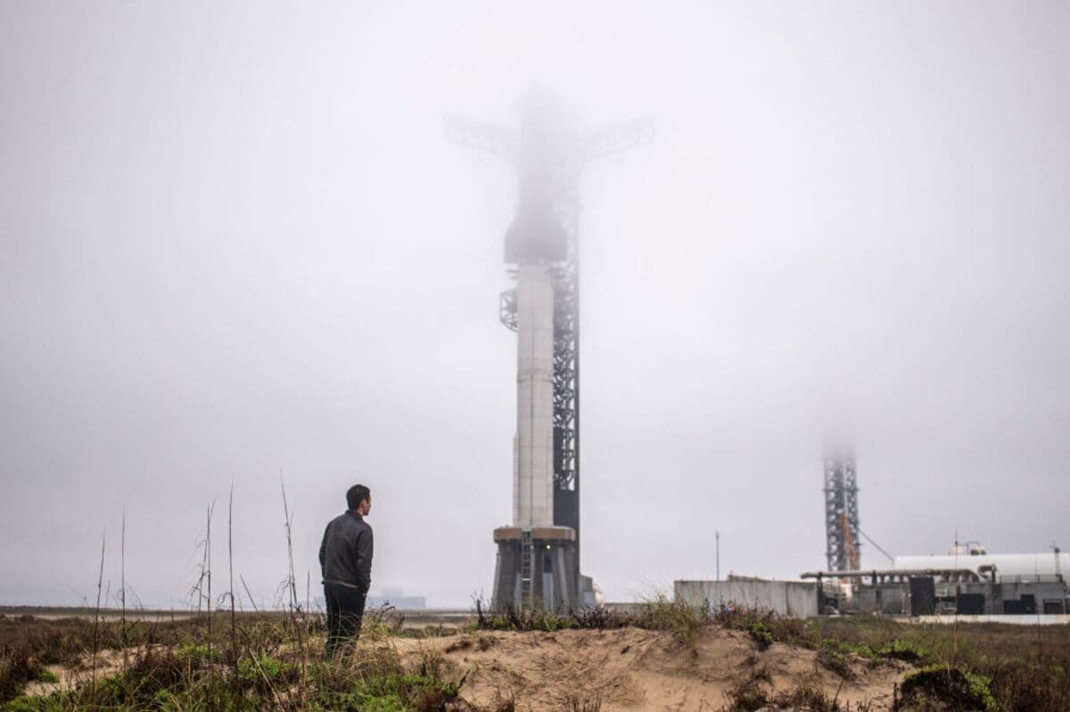 Retail Investors Shift Focus from Big Tech to SpaceX IPO Opportunities