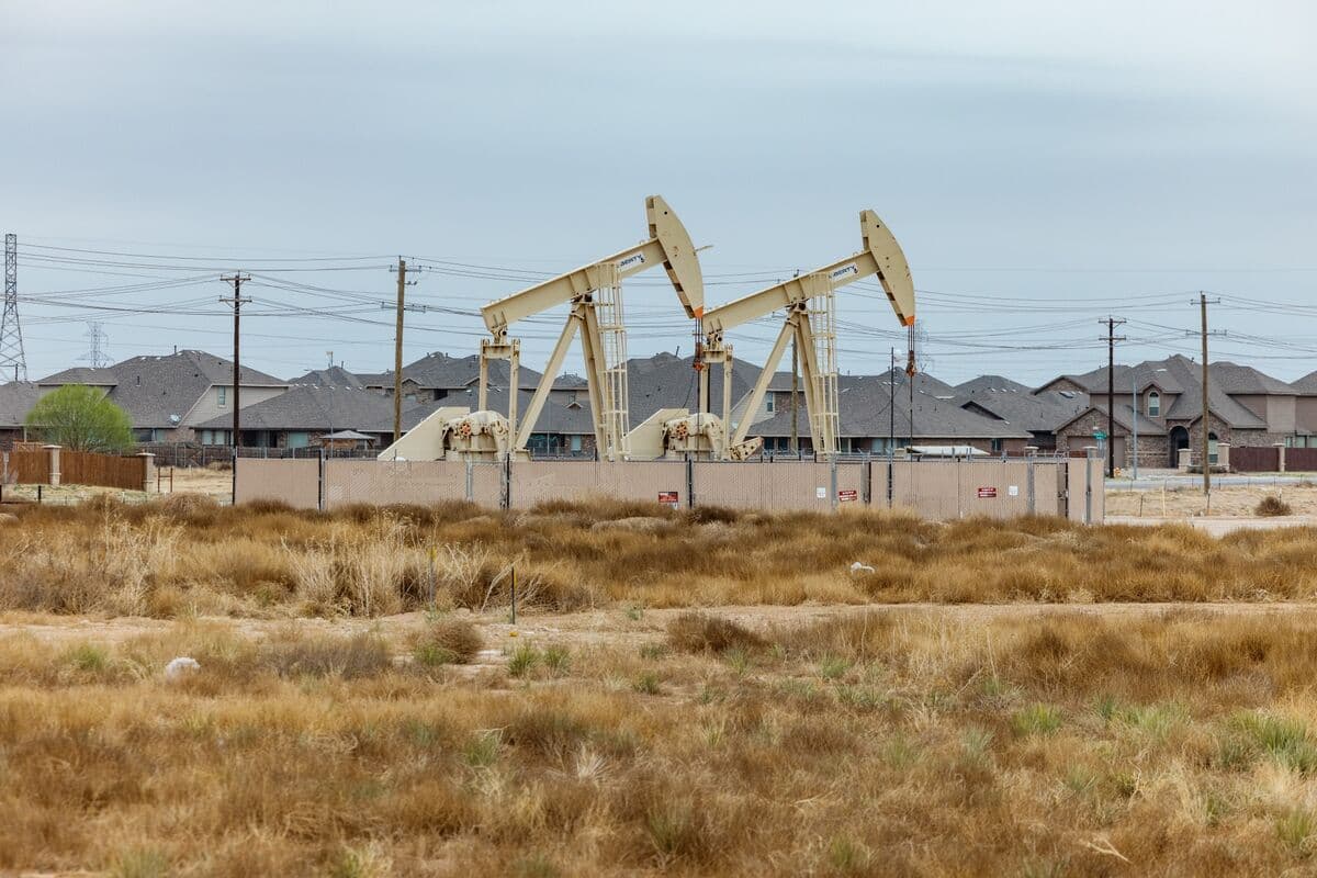 Oil Prices Steady After Three-Day Rise Amid Iran-US Tensions
